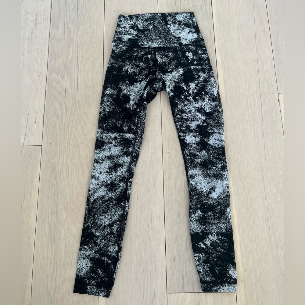 Lululemon Wunder Under High-Rise Leggings 25" - Black & White (Size 4)